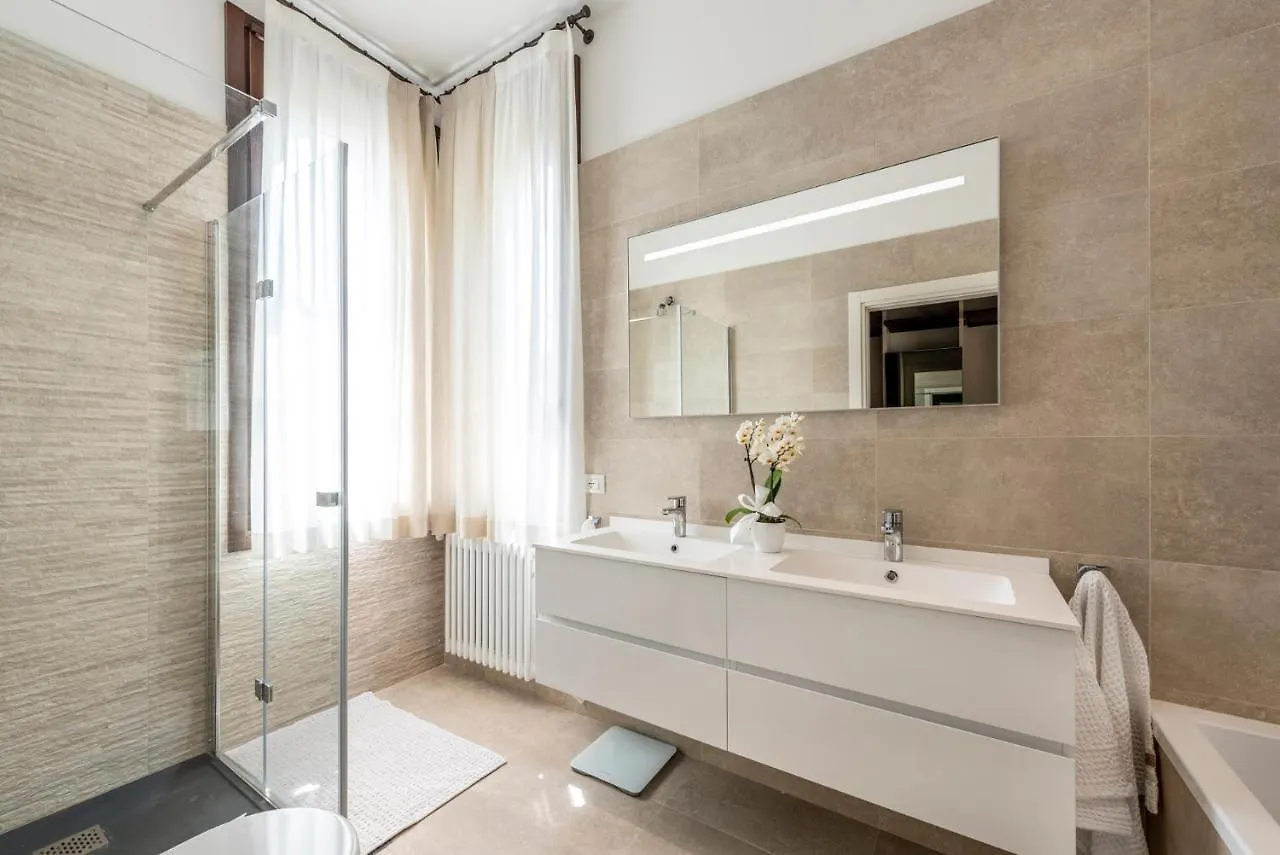Villa Gallo 1915, Luxurious Villa With Garden And Spa Lido di Venezia