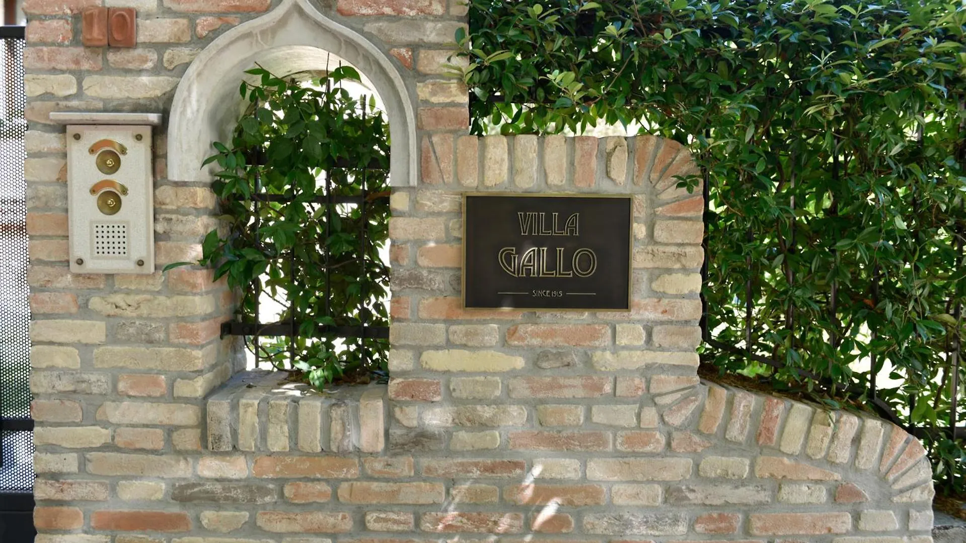 Villa Gallo 1915, Luxurious Villa With Garden And Spa Lido di Venezia Italy