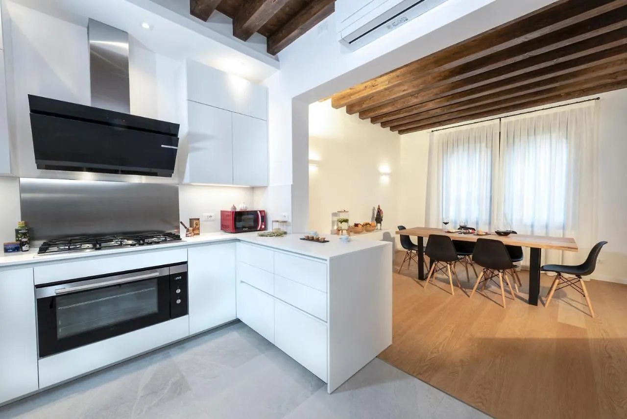 Villa Gallo 1915, Luxurious Villa With Garden And Spa Lido di Venezia
