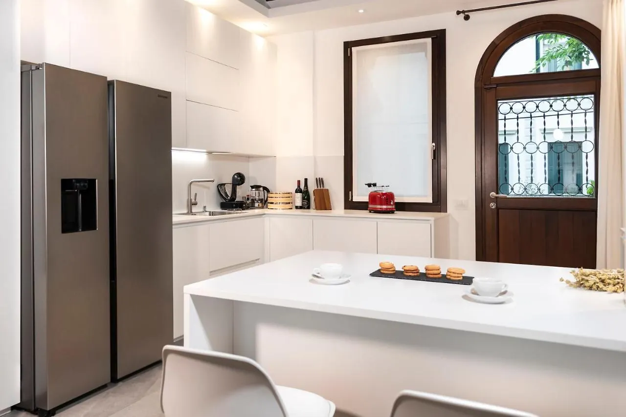 Villa Gallo 1915, Luxurious Villa With Garden And Spa Lido di Venezia 0*,