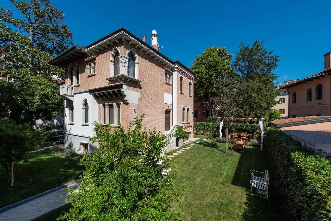 Villa Gallo 1915, Luxurious Villa With Garden And Spa Lido di Venezia
