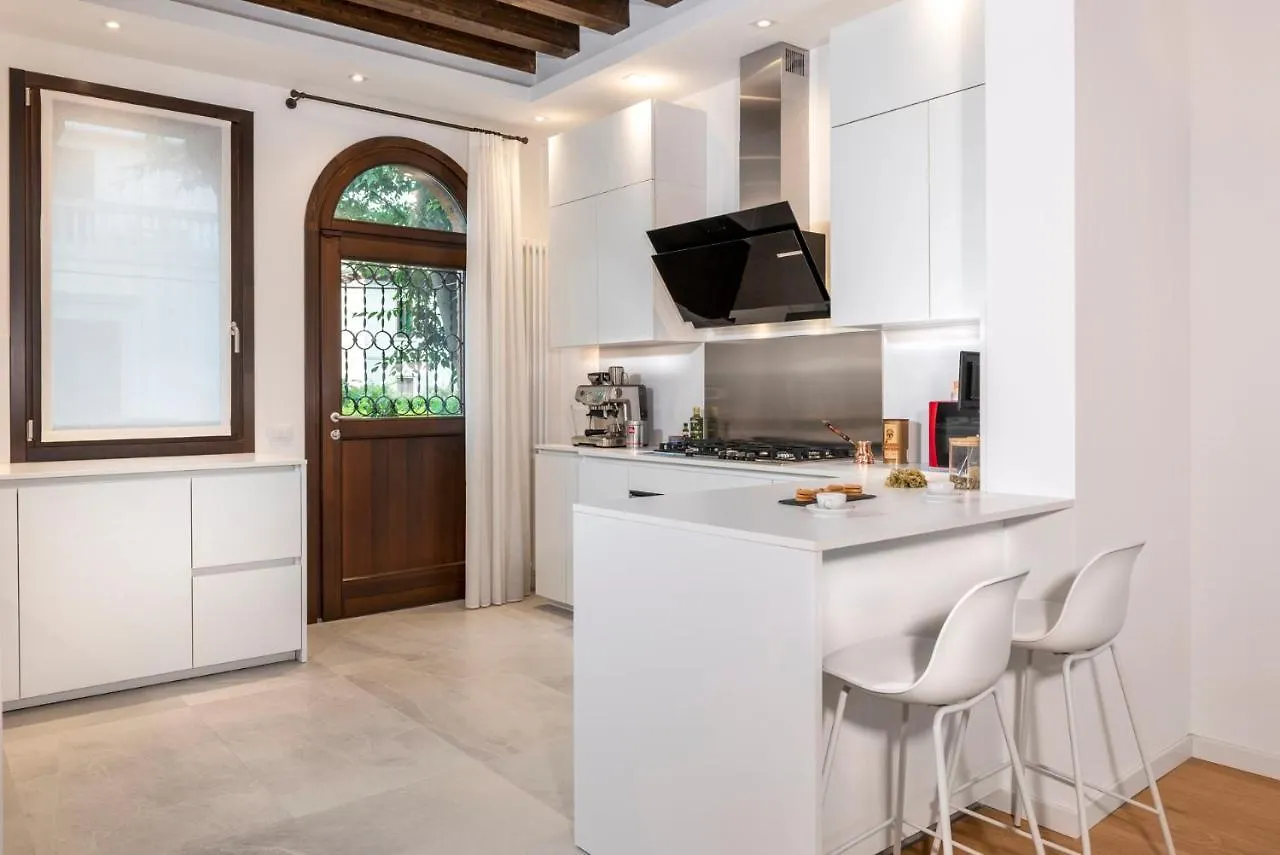 Villa Gallo 1915, Luxurious Villa With Garden And Spa Lido di Venezia